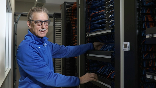 High Point Networks employee providing data center services